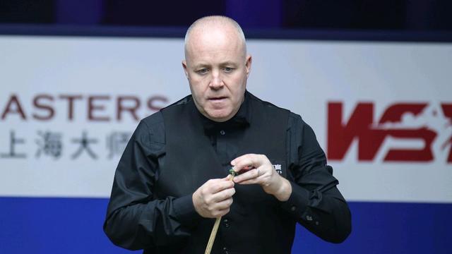 她耐心等待 她耐心等待