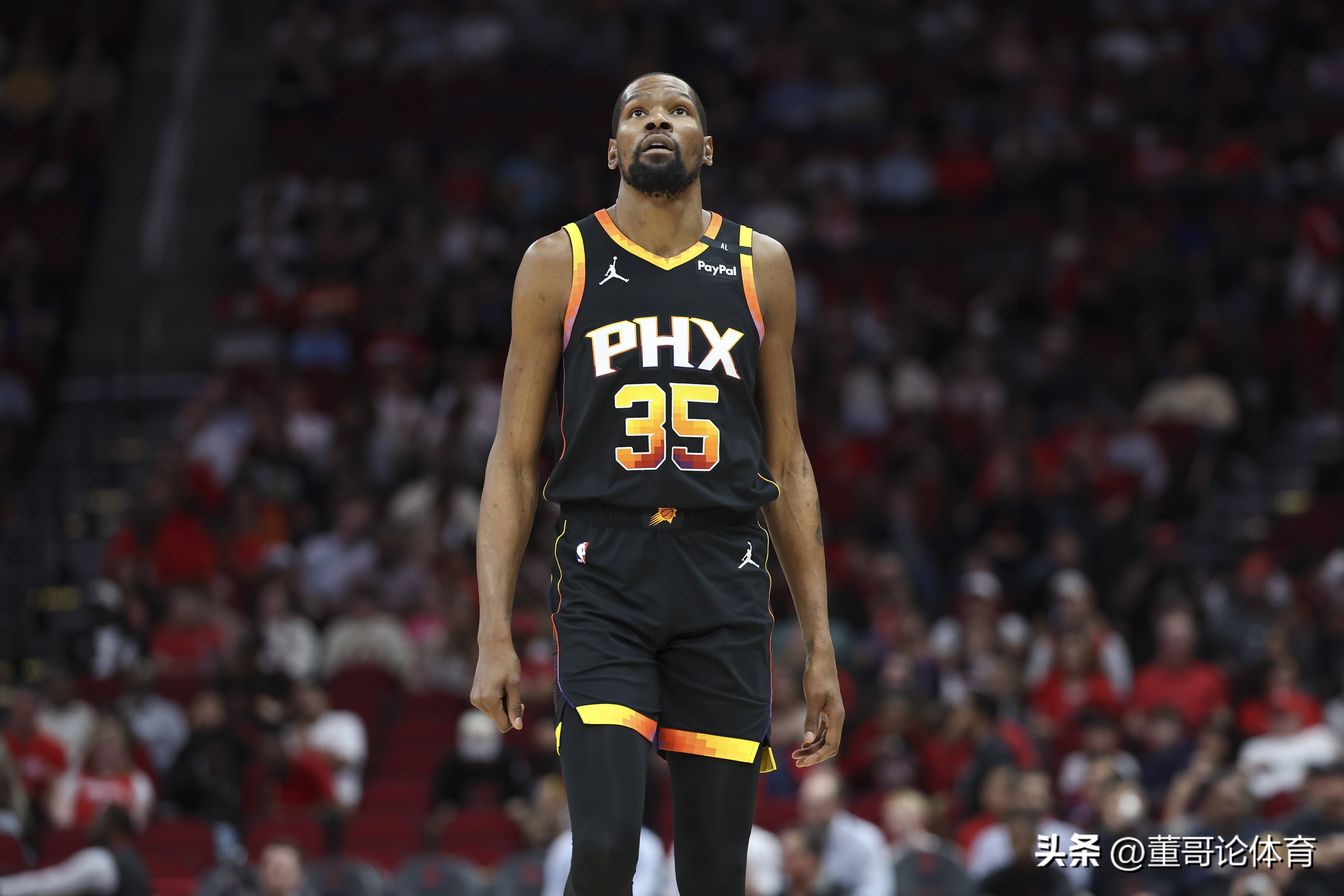 他在禁区肋 他在禁区肋